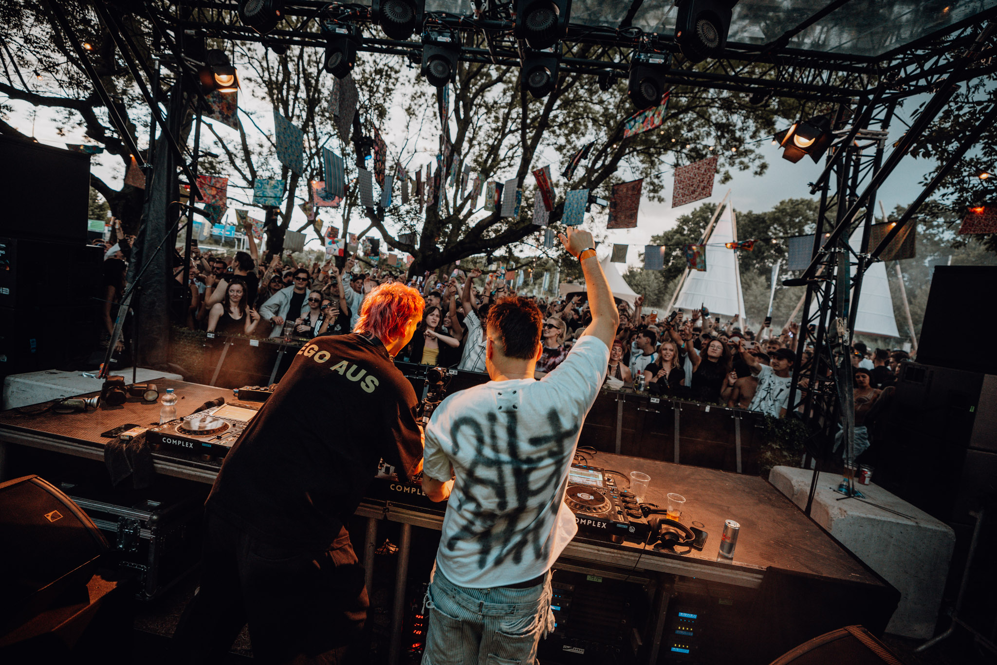 HOTLINE presents 2HOT2PLAY / NYCO / Coûteux