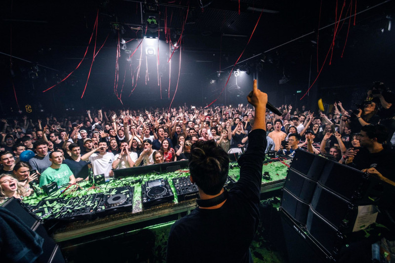 Superhero-Clubbing